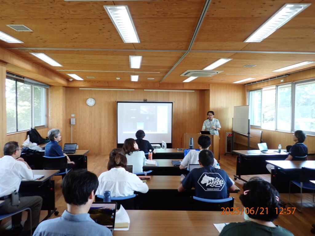 開催地挨拶　亀井氏（中部支部運営委員／NPO法人藤前干潟を守る会）